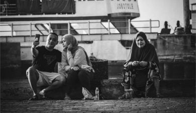 Street Photography : Pengertian, Tips, Peralatan Pendukung | PIXEL.WEB.ID